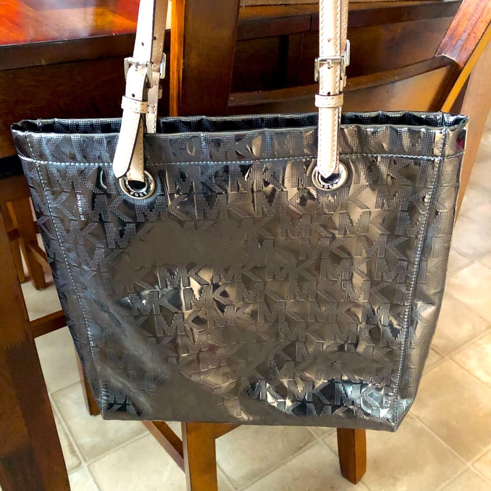 Gorgeous Michael Kota Mirror Metallic Jet Set bag